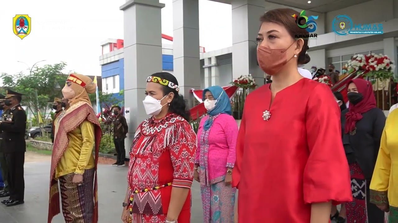 Upacara Memperingati Hari Jadi Provinsi Kalbar ke 65 di Halaman Kantor Bupati Melawi