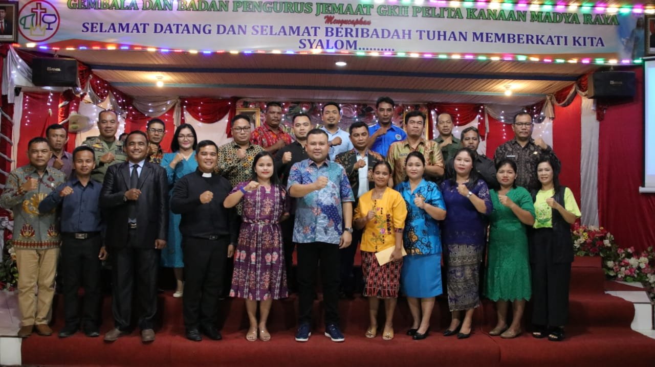 Bupati Hadiri Penutupan Perkan Perkauan ke-48 GKII Daerah Tanah Pinoh