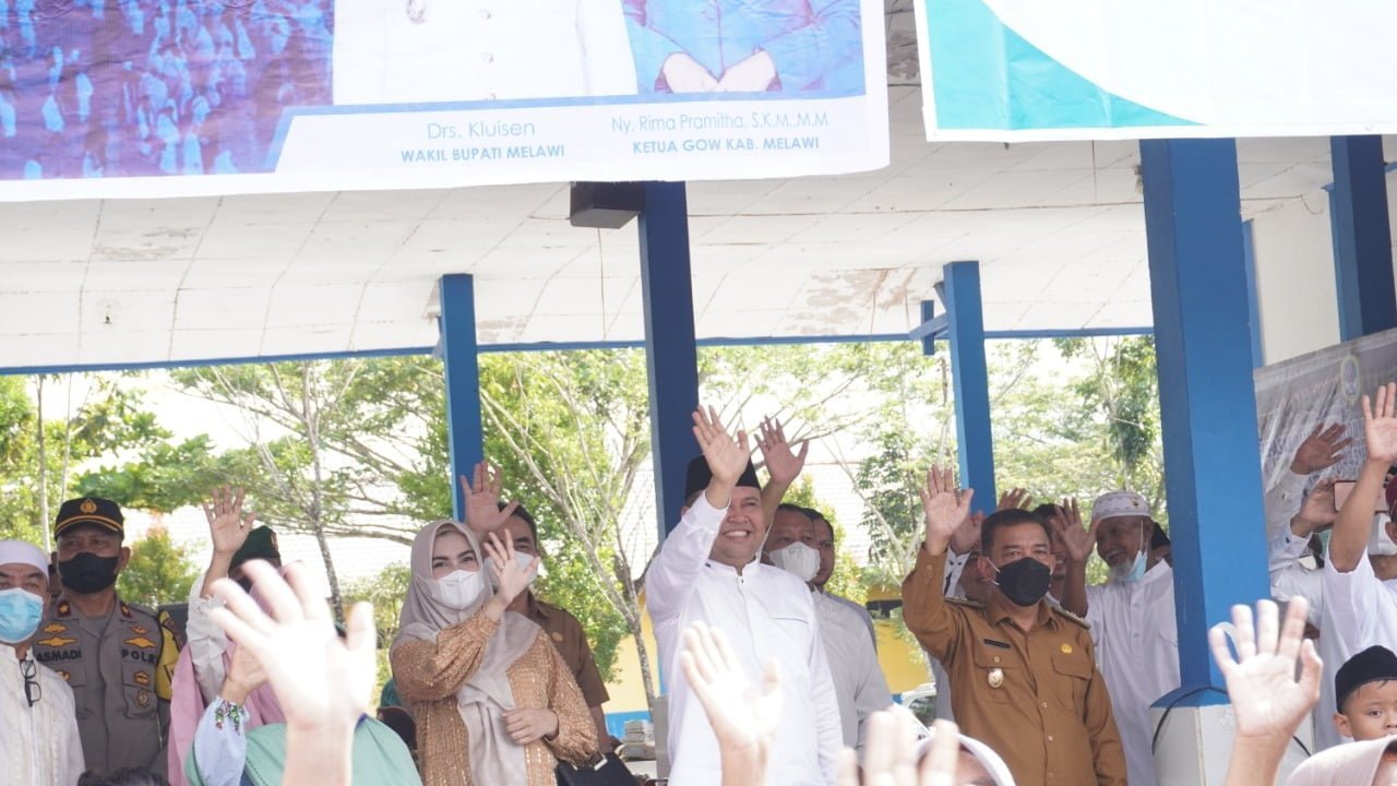 Bupati Melawi Lepas Keberangkatan Jamaah Calon Haji Kabupaten Melawi