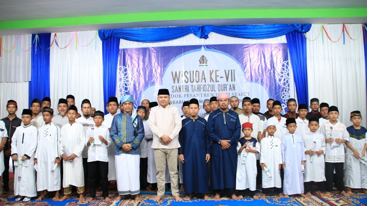 Bupati Melawi Hadiri Wisuda Tahfidz Qur’an Ponpes Imam Syafi’i Kotabaru