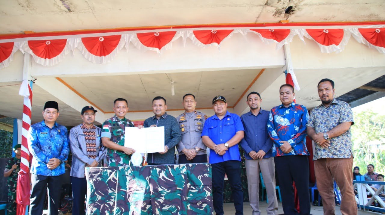 Penutupan Kegiatan Karya Bakti TNI Satkowil Kodim 1205/Sintang