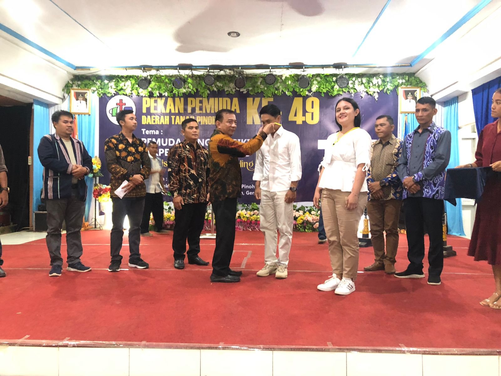 Wakil Bupati Melawi Menutup Secara Resmi Pekan Pemuda GKII Daerah Tanah Pinoh