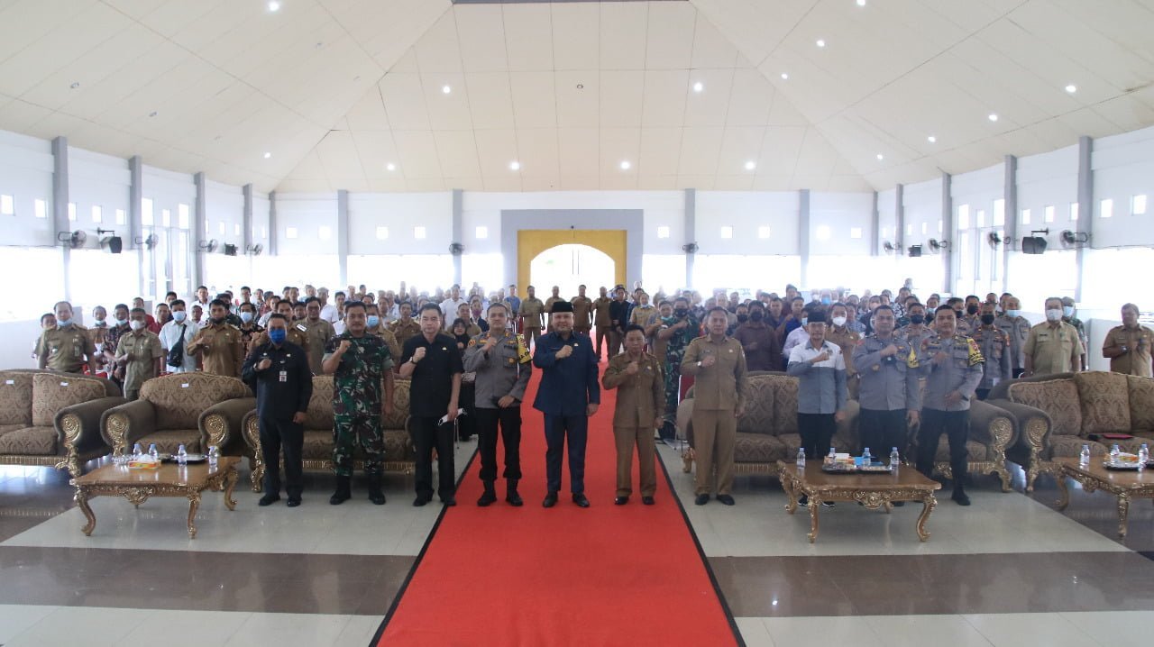 Bupati Melawi Buka Kegiatan Sosialisasi dan Bimtek kepada Kepala Desa, Ketua PPKD, PANWAS dan PPK