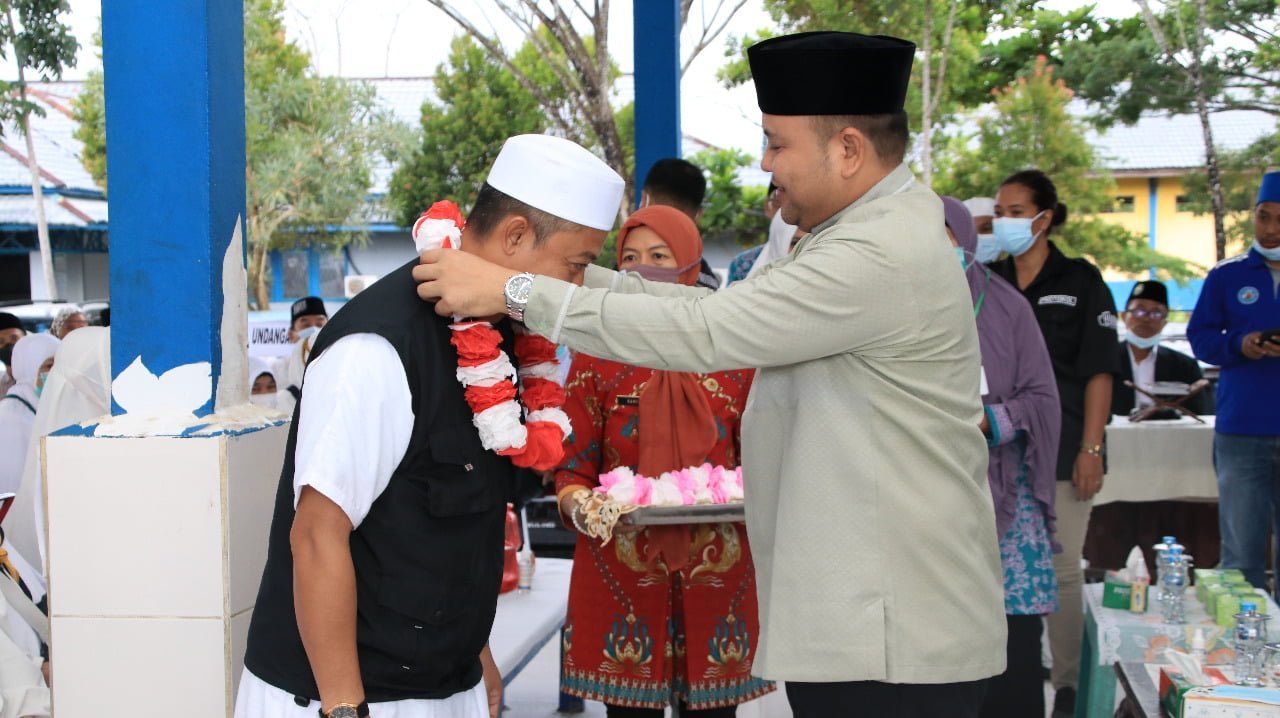 Bupati Melawi Sambut Kedatangan Jamaah Haji Kabupaten Melawi
