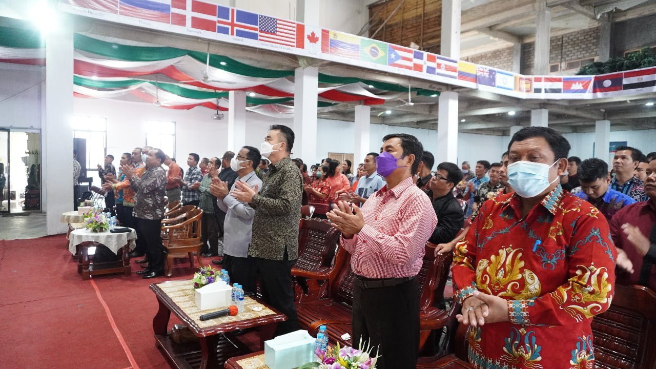 Wakili Bupati Melawi, Sekda Buka Puncak Bulan Misi GKII Wilayah II Kalimantan Barat