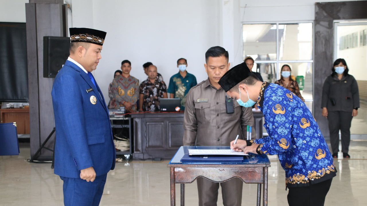 Bupati Melawi Pimpin Pengambilan Sumpah Janji 166 PNS di lingkungan Pemkab Melawi