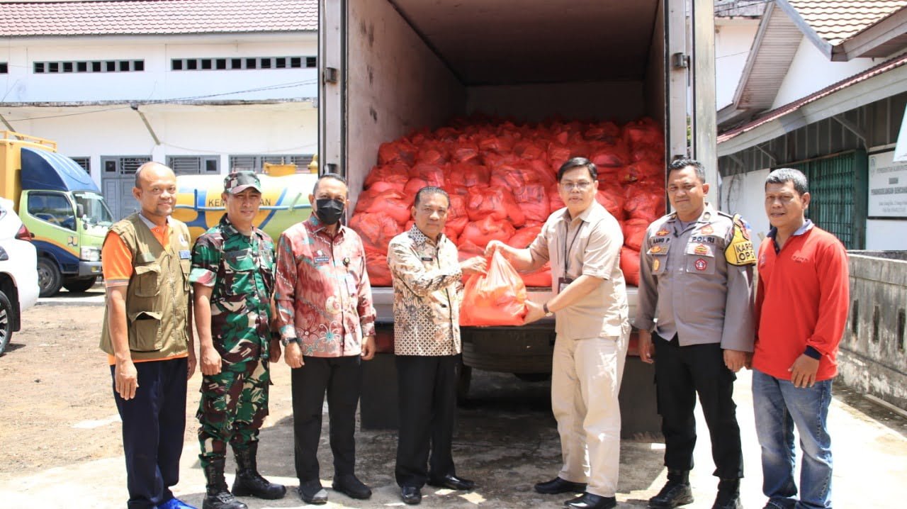 Pemkab Melawi Terima 600 paket bantuan sembako untuk Korban Banjir dari Pemprov Kalbar