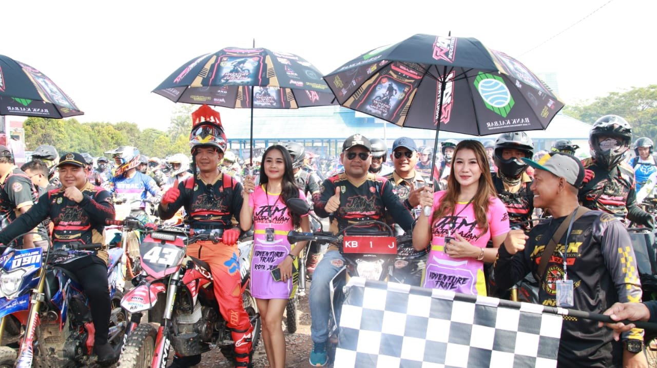 Bupati Melawi Buka Adventure Trail Jelajah Alam Melawi ke-1