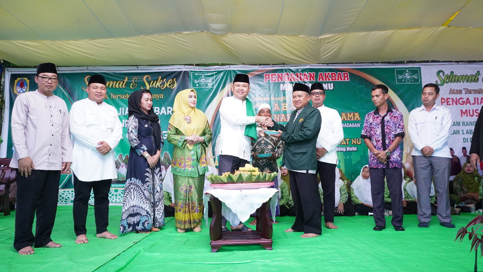 Bupati Melawi Hadiri Pengajian Akbar dan Halal Bihalal Muslimat NU