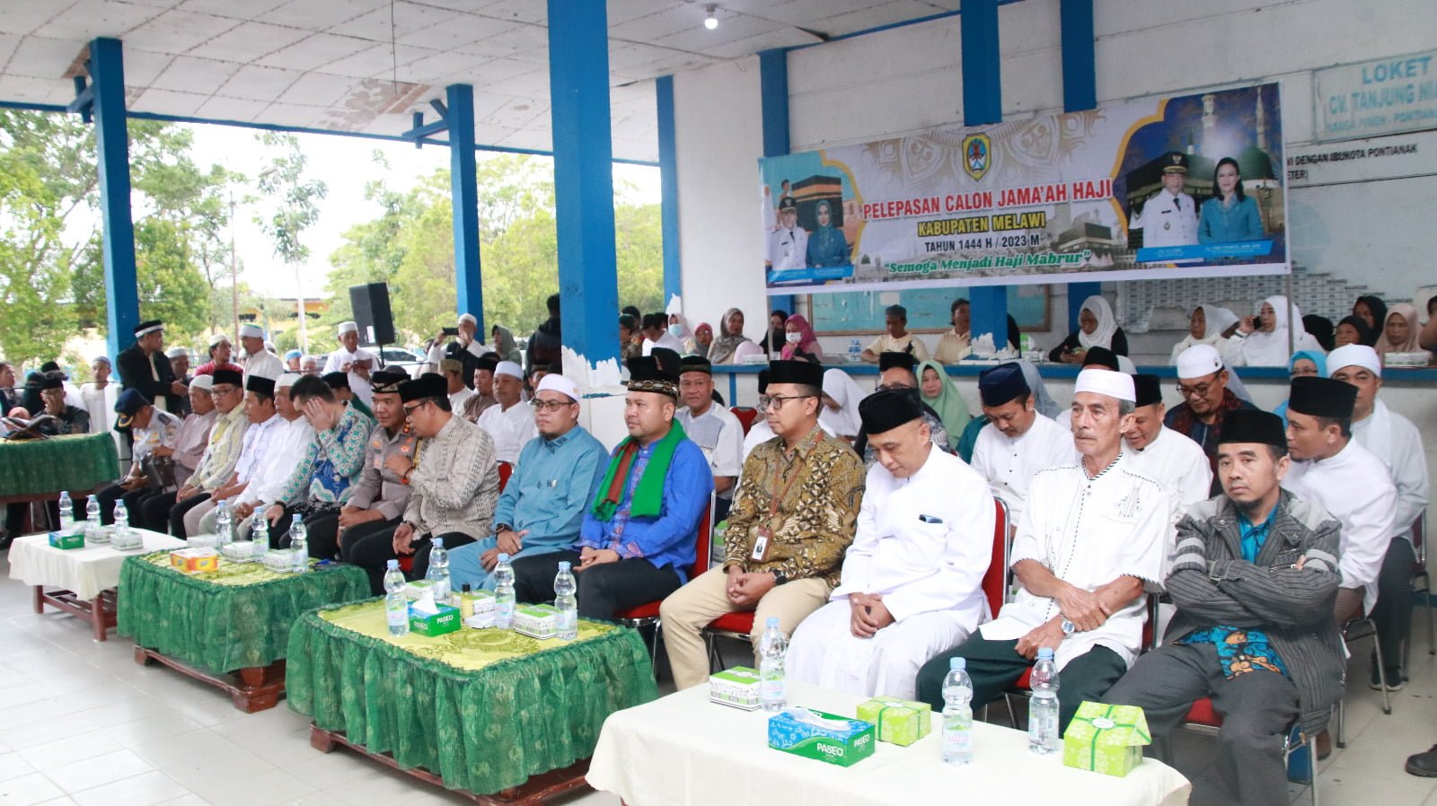 Bupati Melawi Lepas Keberangkatan Jamaah Calon Haji Kabupaten Melawi