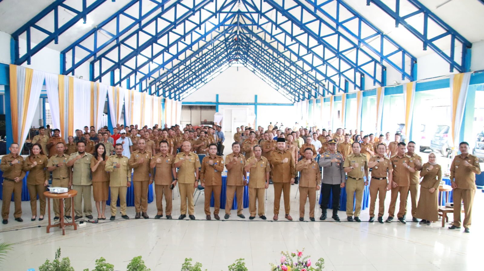 Bupati Melawi Buka Sosialisasi dan Bimtek Pengelolaan Pajak Daerah