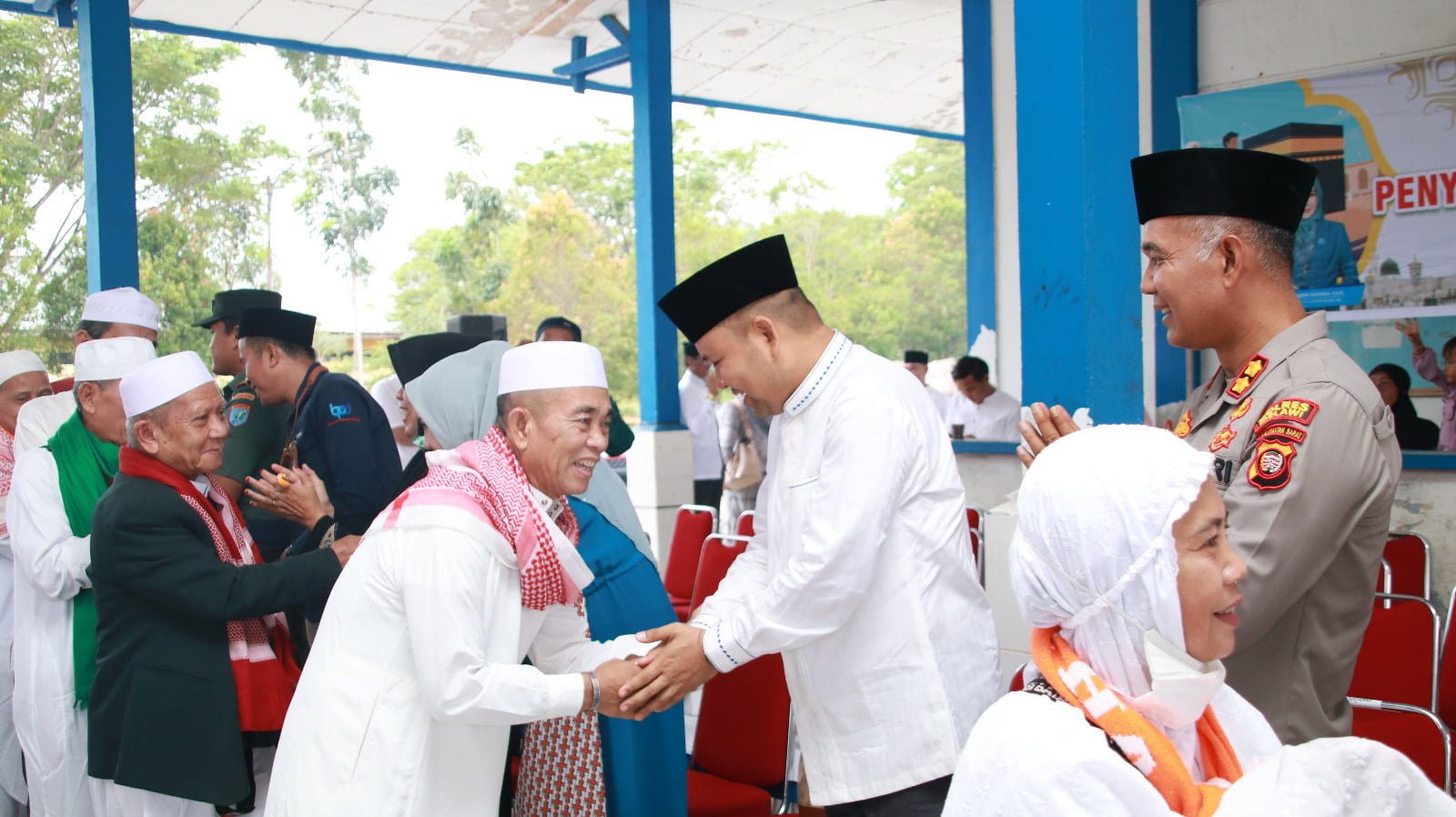 Bupati Melawi Sambut Kedatangan Jamaah Haji Kabupaten Melawi