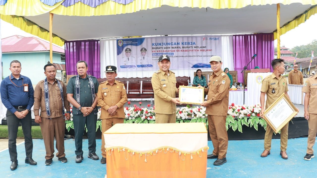 Bupati dan Wakil Bupati Melawi Kunjungan Kerja ke Kecamatan Sayan