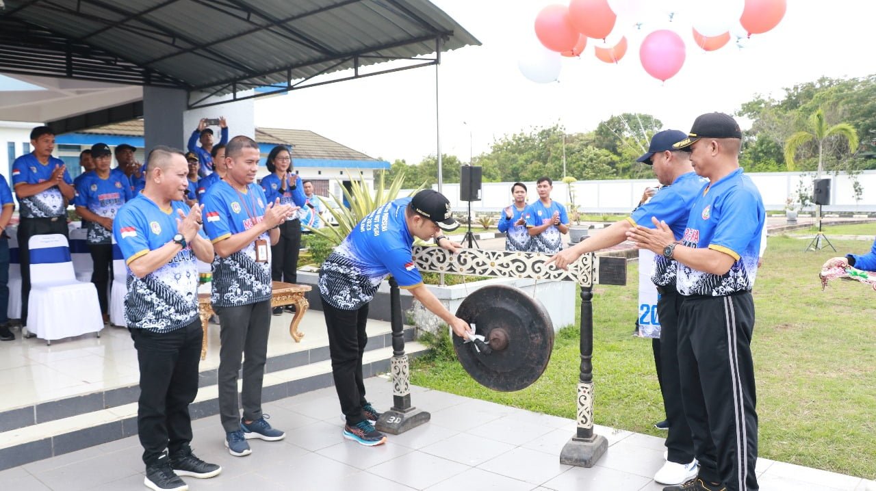 Bupati Buka Porseni Guru dan Tenaga Pendidikan HUT ke-78 PGRI dan Hari Guru Nasional Tahun 2023