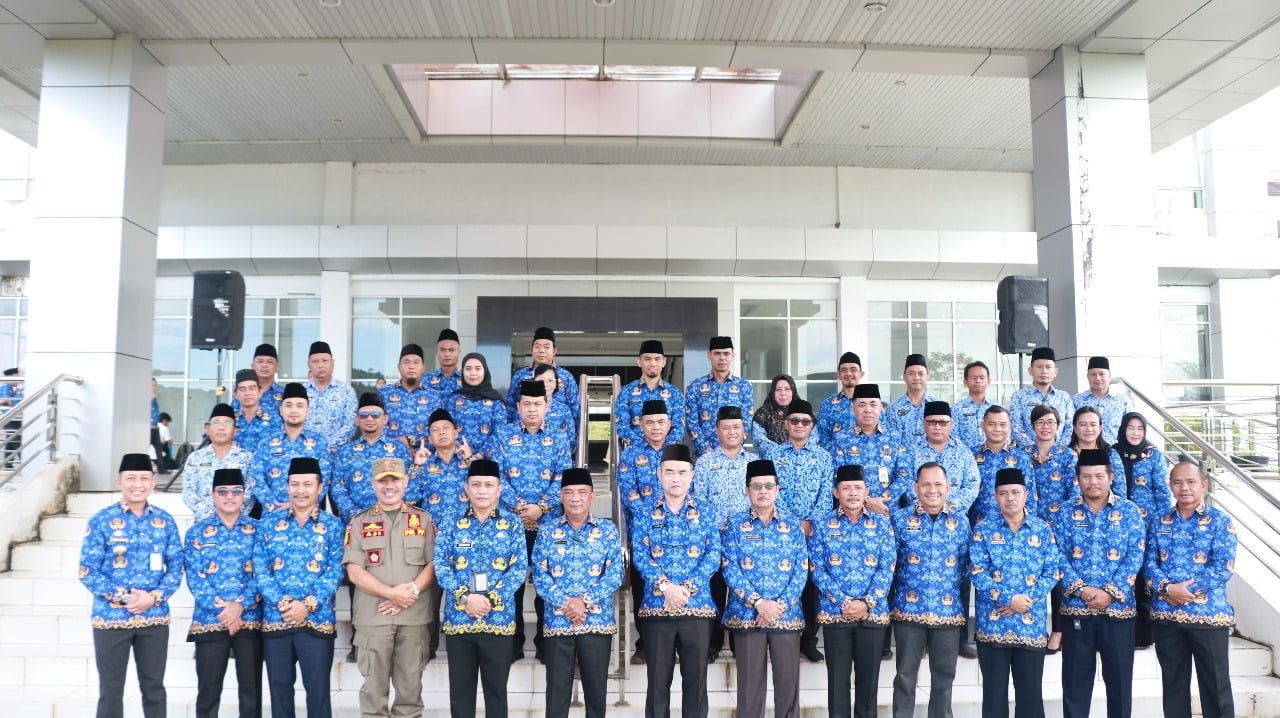 Wakil Bupati Melawi Pimpin Upacara Peringatan HUT KORPRI ke-52