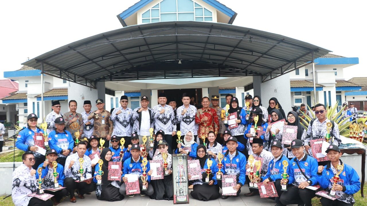 Bupati Melawi Pimpin Upacara Peringatan Hari Guru Nasional Tahun 2023