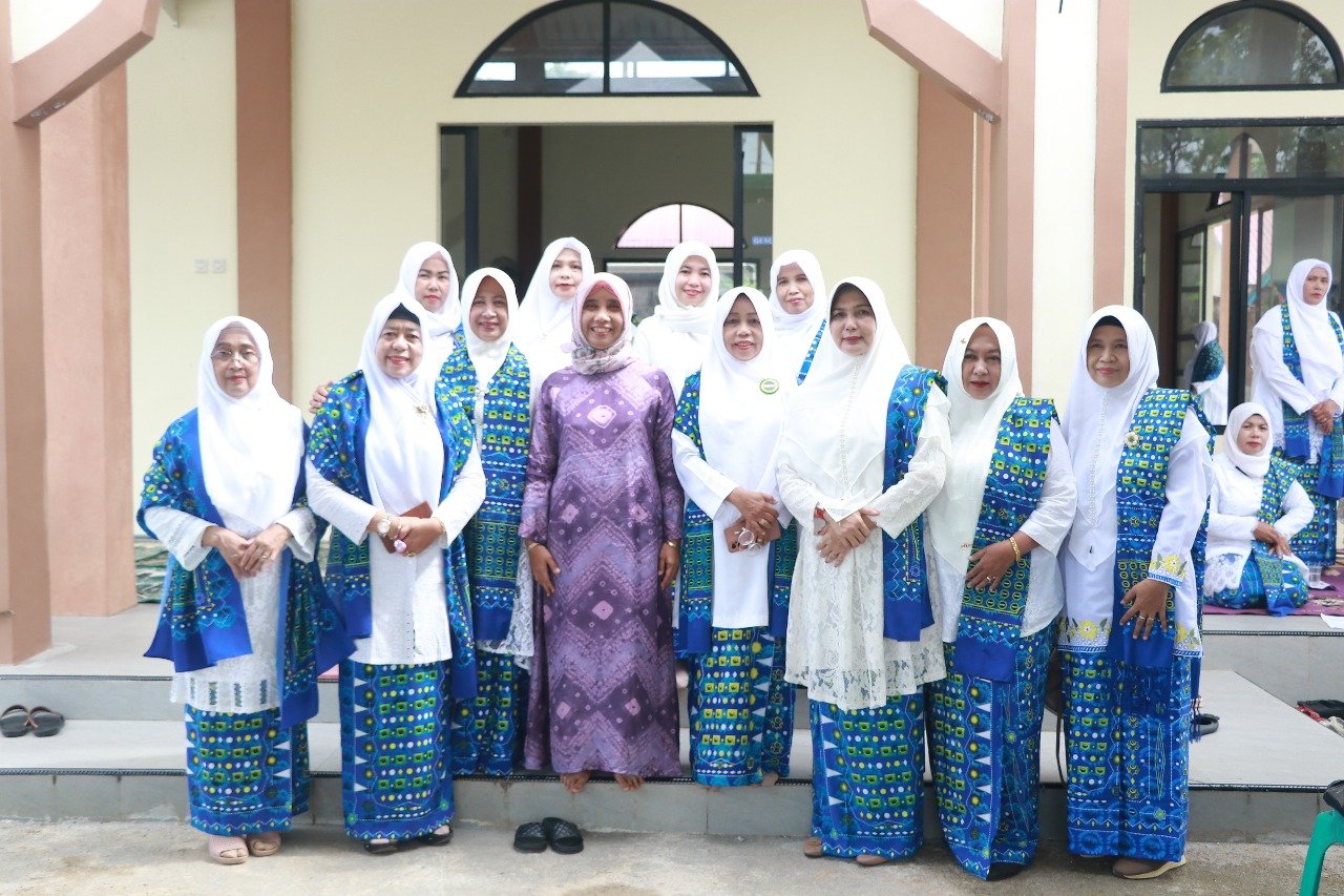 Pjs. Bupati Melawi Hadiri Pengajian Rutin Pengurus Daerah BKMT Kabupaten Melawi