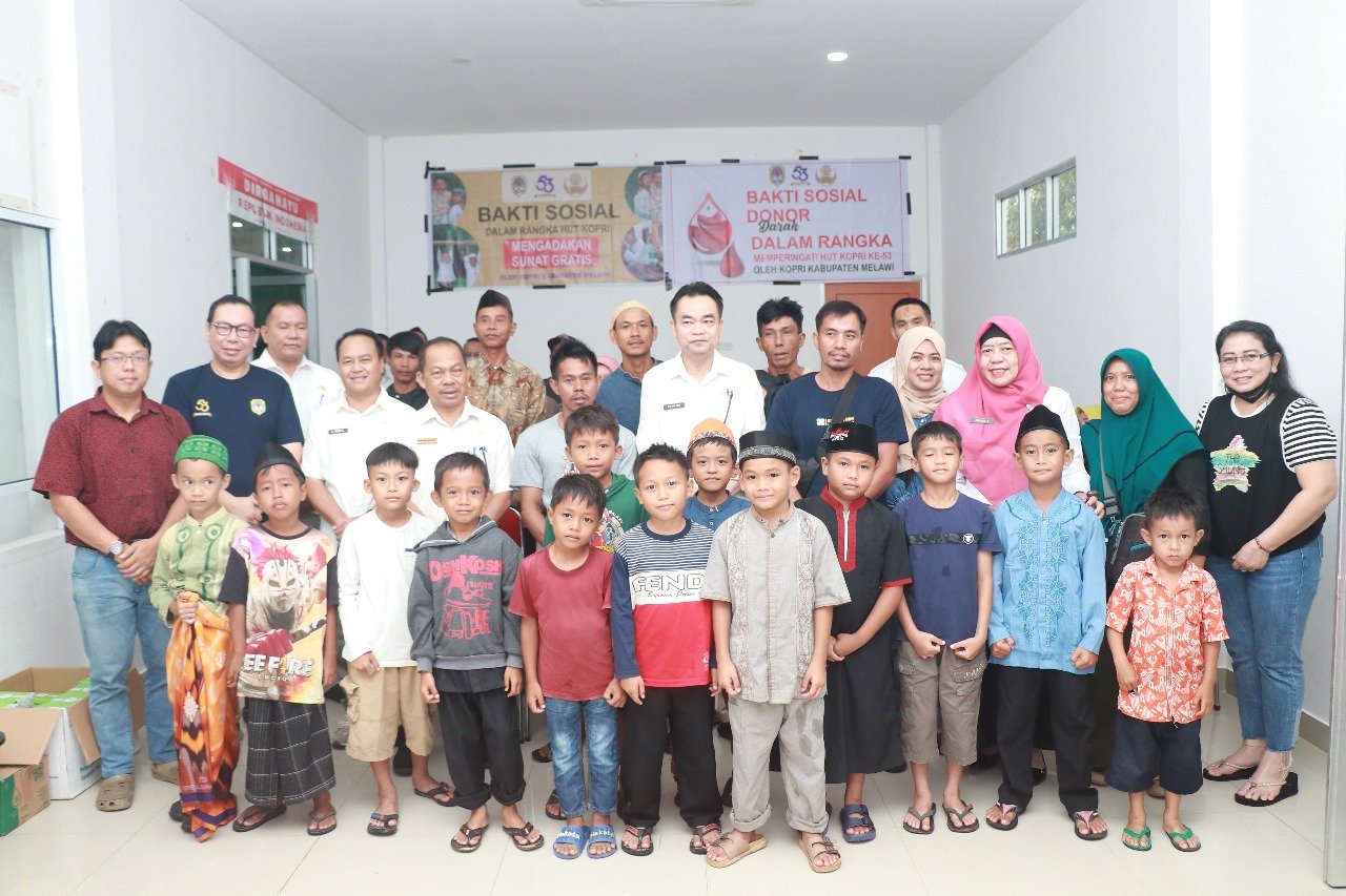 KORPRI Melawi Selenggarakan Bakti Sosial Sunatan Massal dan Donor Darah
