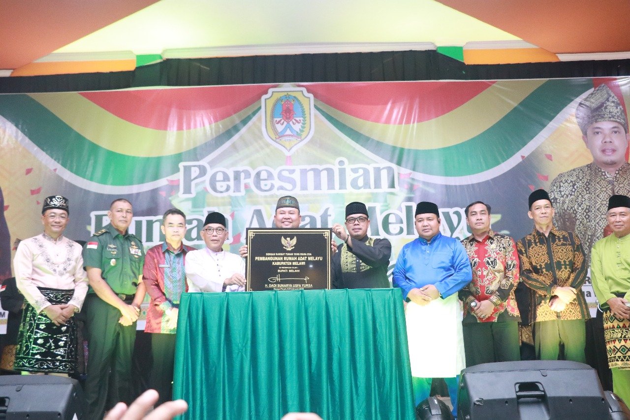 Bupati Melawi Resmikan Rumah Adat Melayu Kabupaten Melawi